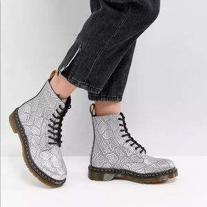 DR. MARTENS PASCAL SILVER METALLIC SNAKE BOOTS 10